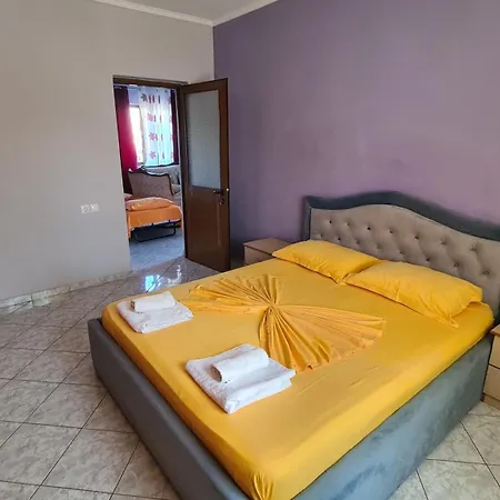 Reshat Caca Aparthotel