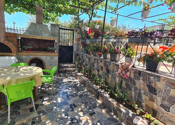 Lejlighedshotel Reshat Caca 3*