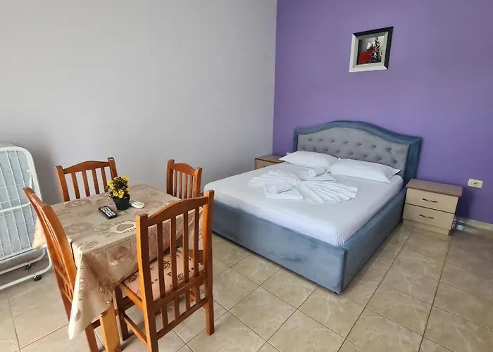 Lejlighedshotel Reshat Caca 3*