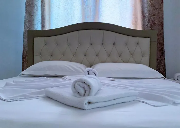 Lejlighedshotel Reshat Caca 3*