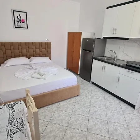 Reshat Caca Hotel apartamentowy Ksamil