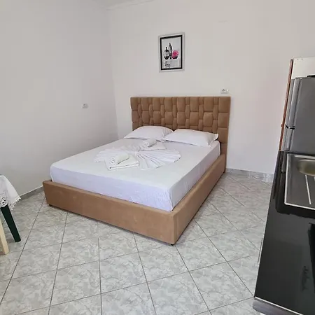 Aparthotel Reshat Caca