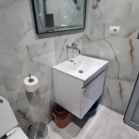 Reshat Caca Aparthotel Ksamil