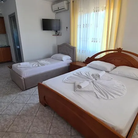 Aparthotel Reshat Caca