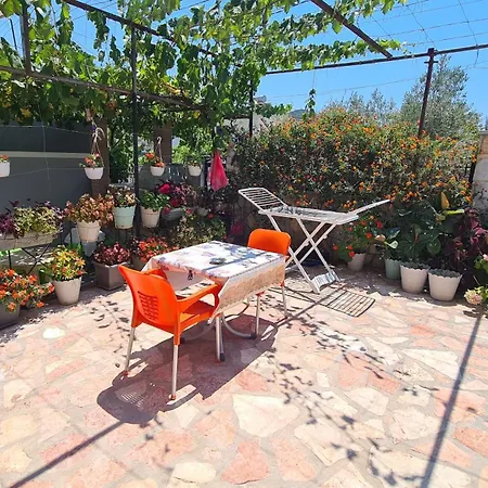 Reshat Caca Hotel apartamentowy 3*