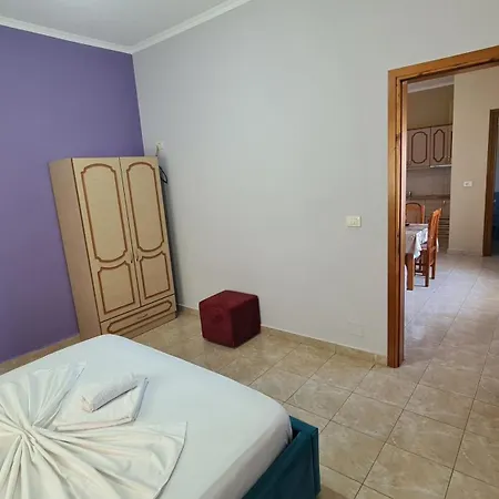 Reshat Caca Apart-hotel