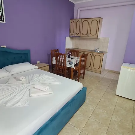 Reshat Caca Aparthotel 3*