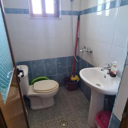 Lejlighedshotel Reshat Caca 3*