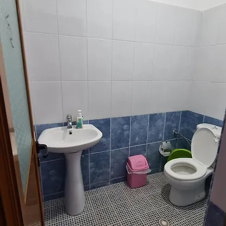 Reshat Caca מלון דירות