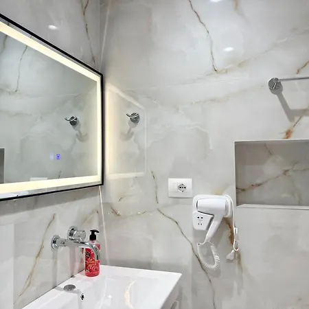 Reshat Caca Apart-hotel Ksamil